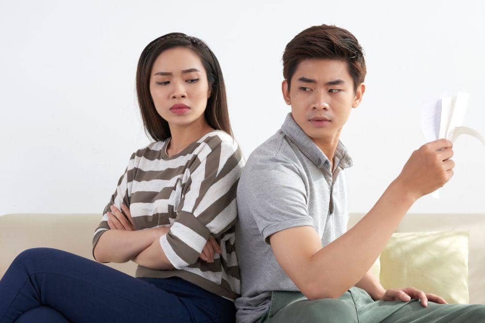 8 Cara Mengatasi Cowok Bingung