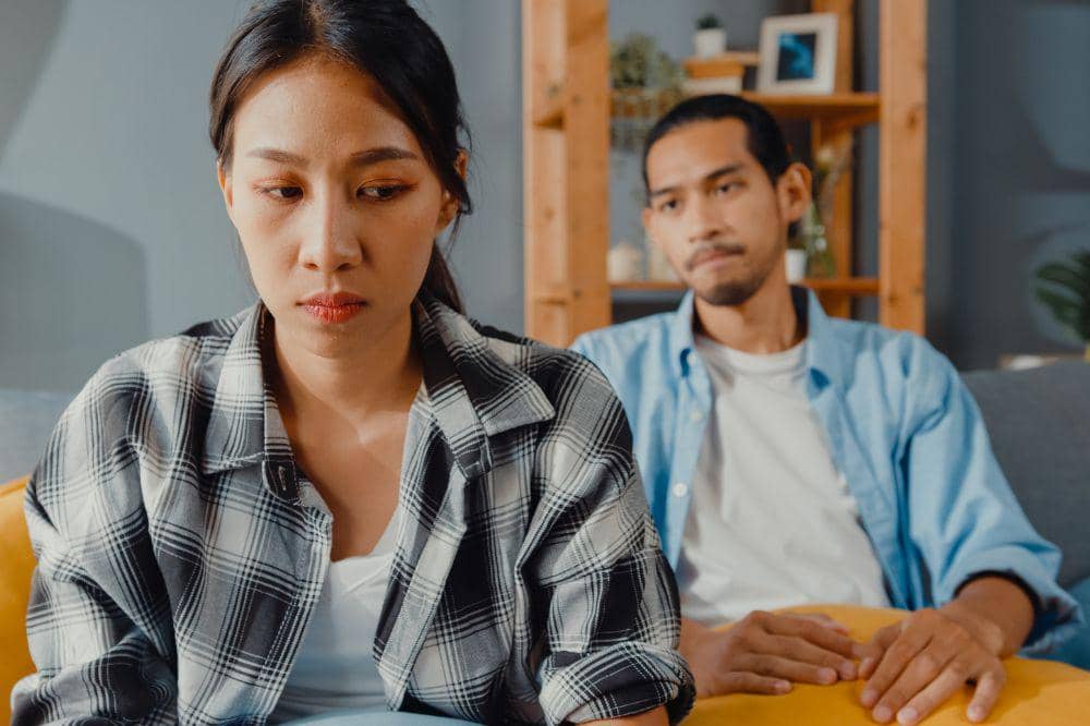 8 Cara Mengatasi Cowok Bingung