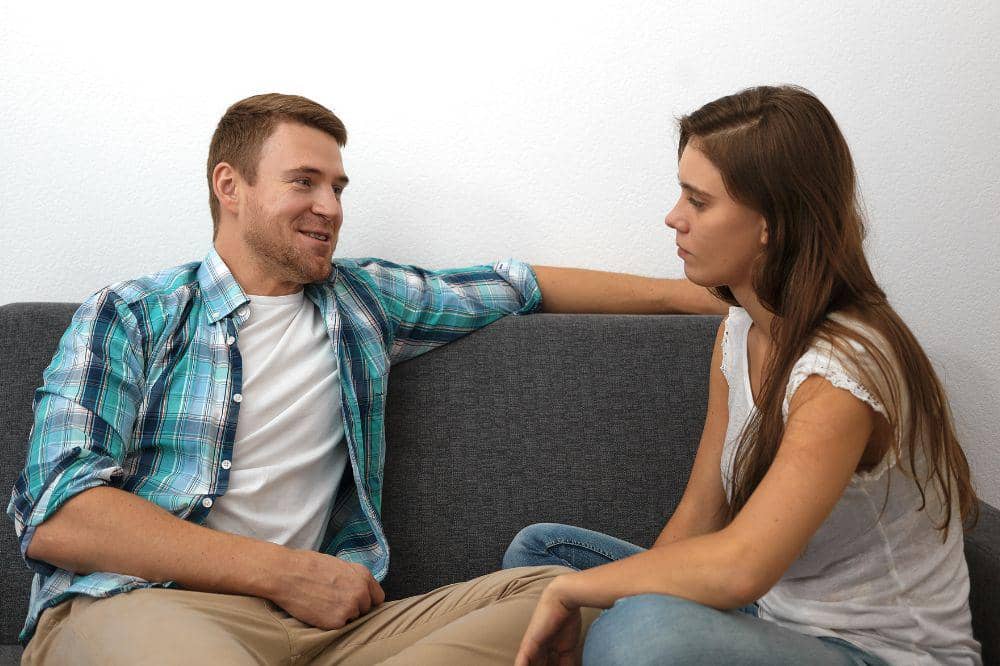 8 Cara Mengatasi Cowok Bingung