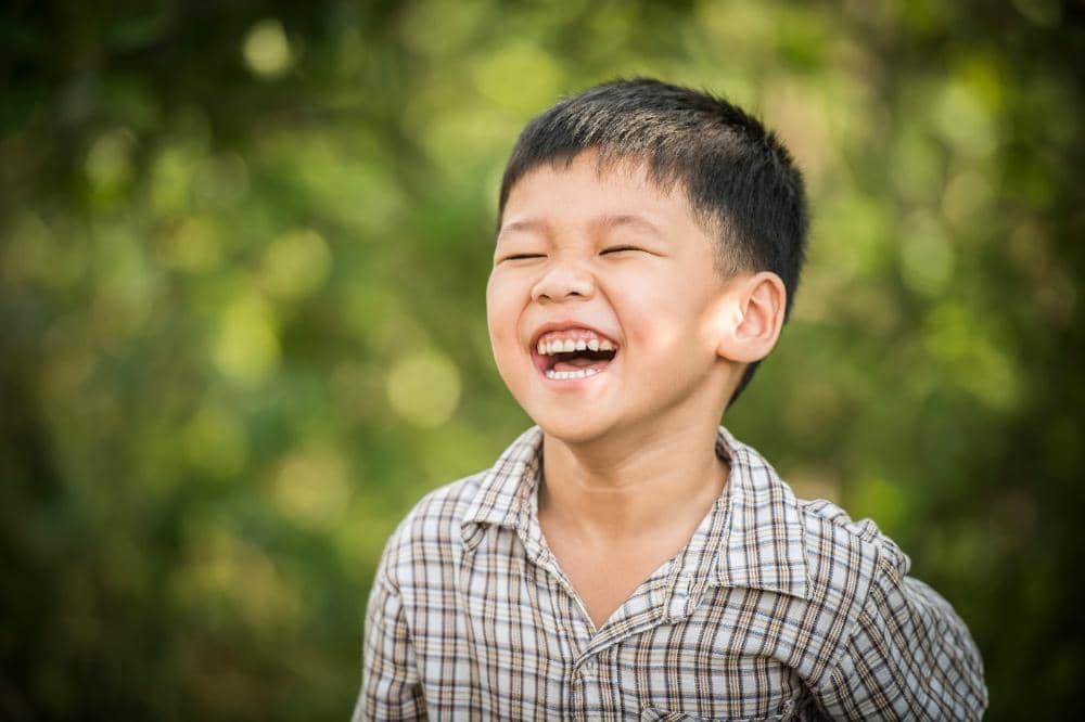 Hubungan pola tidur dengan tumbuh kembang anak adalah menjaga emosi anak