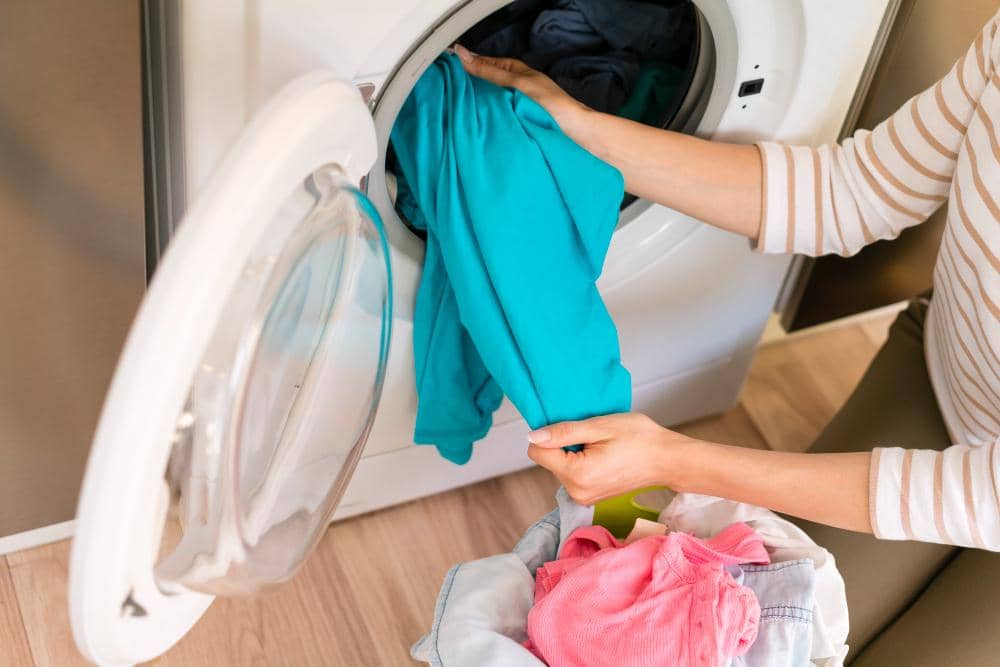 Apakah Boleh Jemur Baju di Luar saat Banyak Abu Vulkanik?
