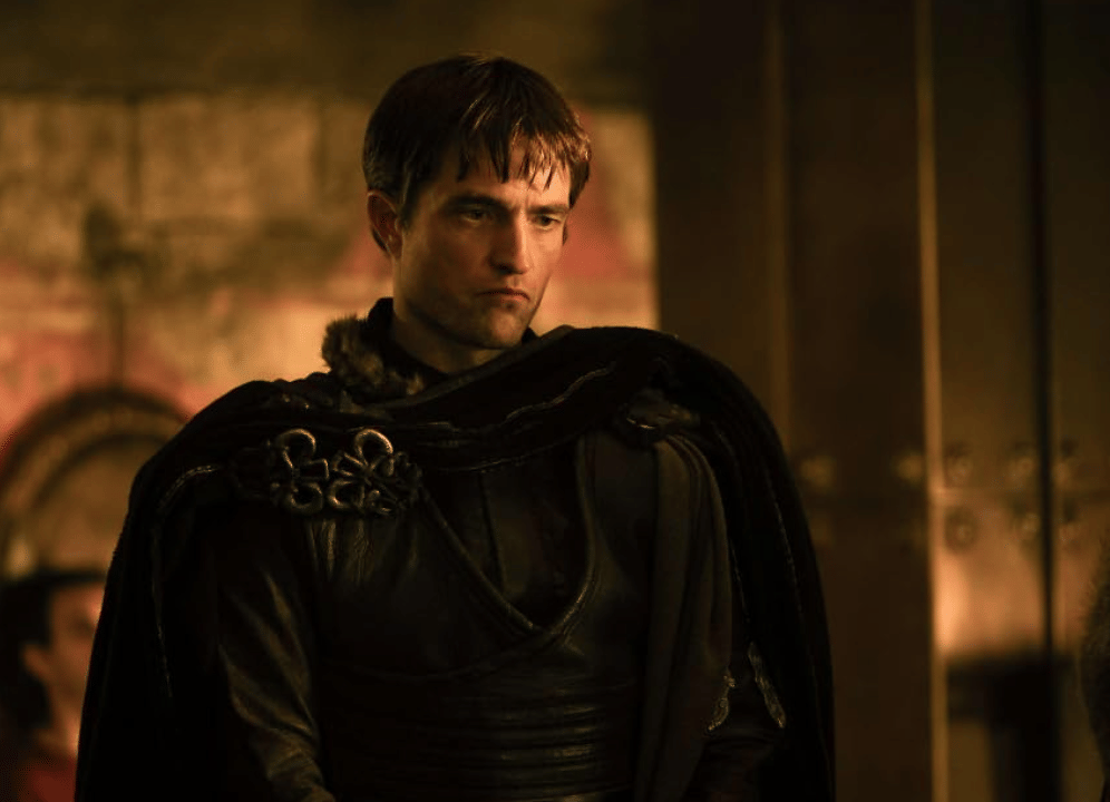 Robert Pattinson dibayar setara Anne Hathaway