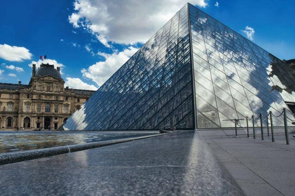 Louvre Museum, Paris, Prancis