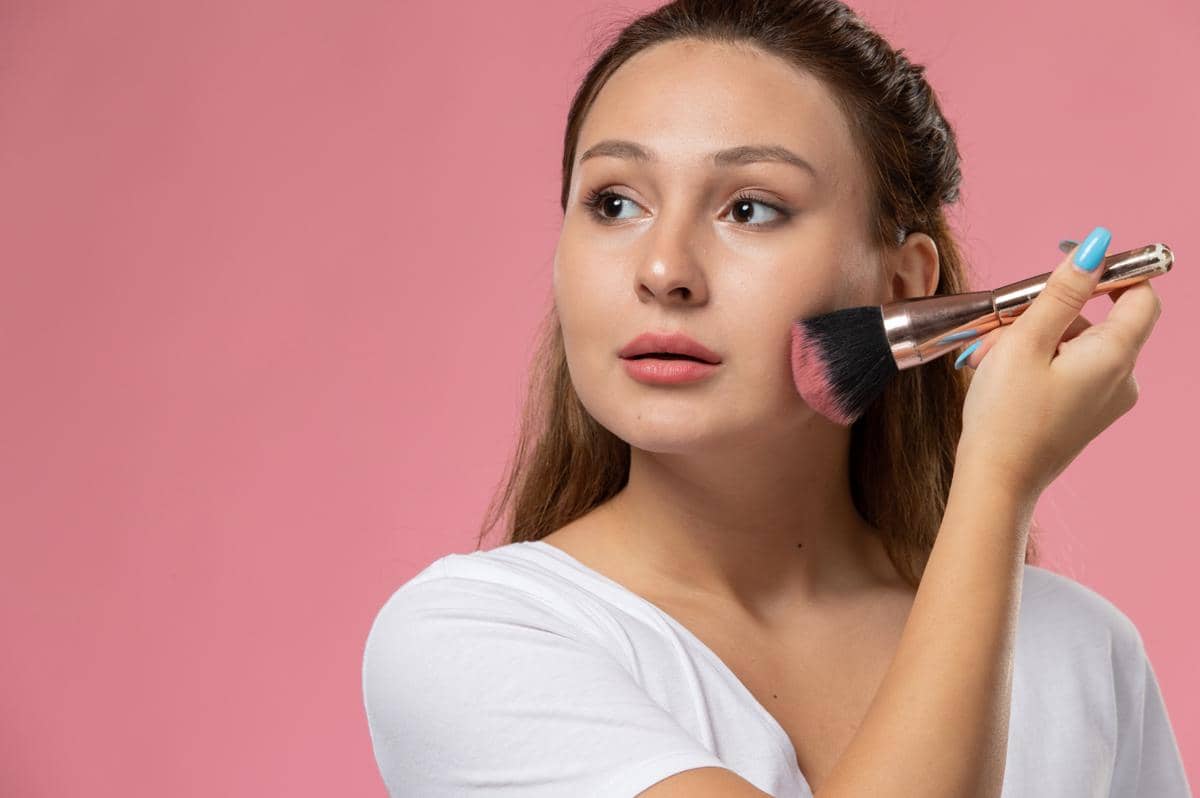 blush on untuk wajah kotak (3)