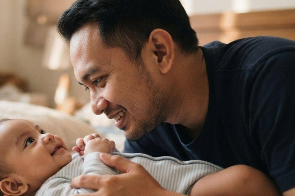 Alasan bayi sering menatap dalam waktu lama