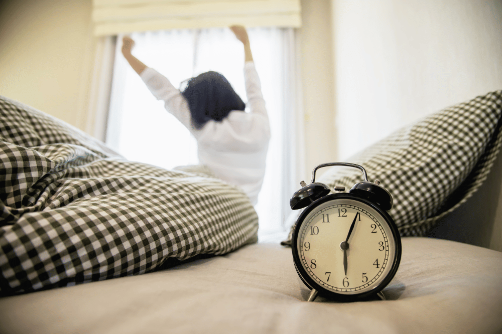 Tidur dan bangun di jam yang sama setiap hari