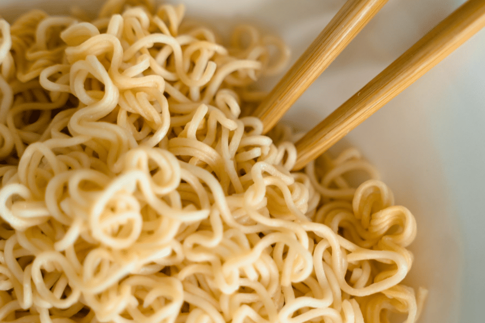 Mie instan bisa mempercepat pubertas dini pada anak