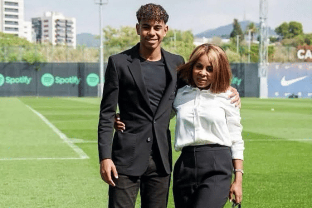 Lamine Yamal dengan sang mama