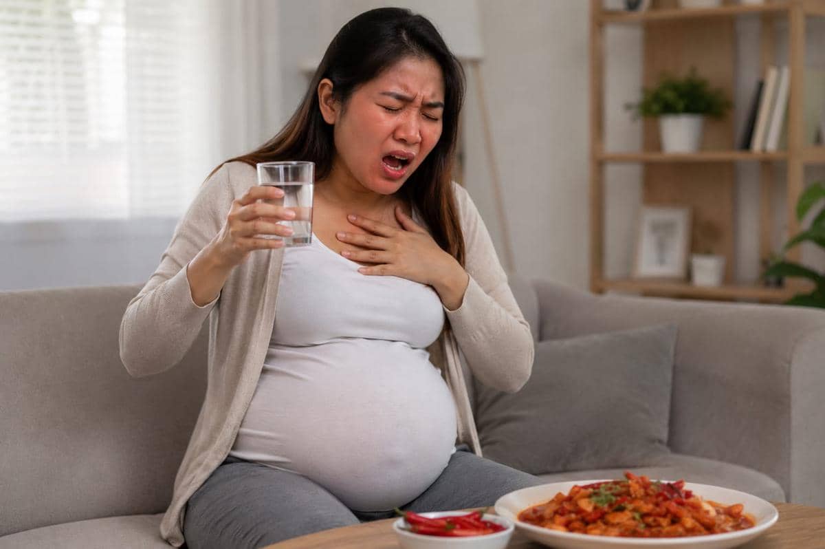 Bahaya makan terlalu pedas saat hamil