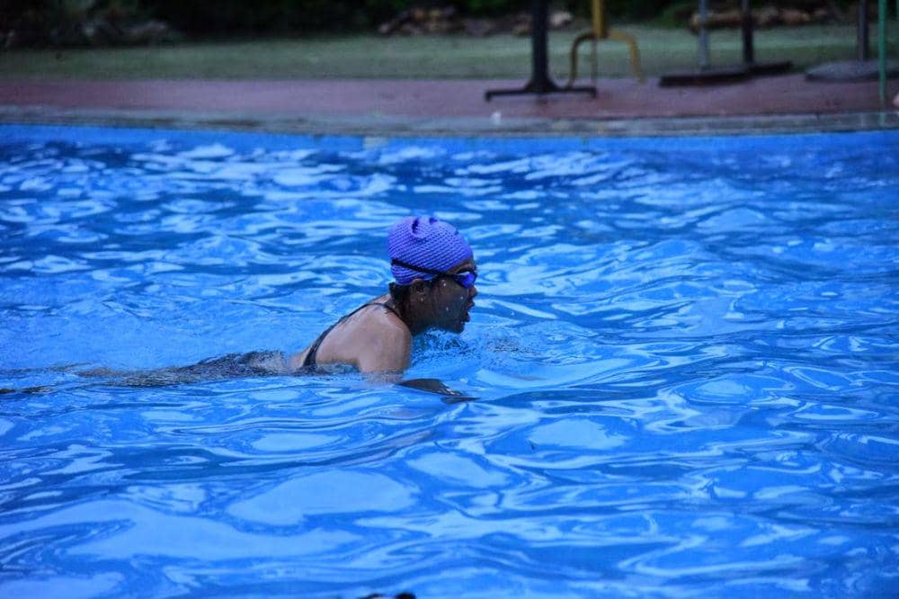 Berenang
