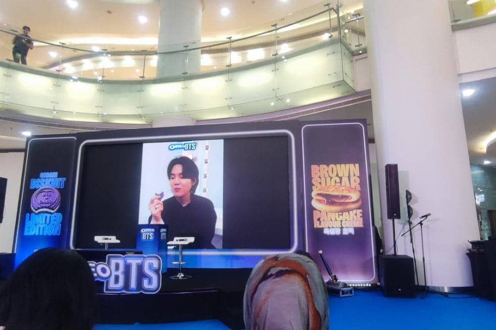 Cuplikan video celup oreo yang direkomendasikan oleh BTS