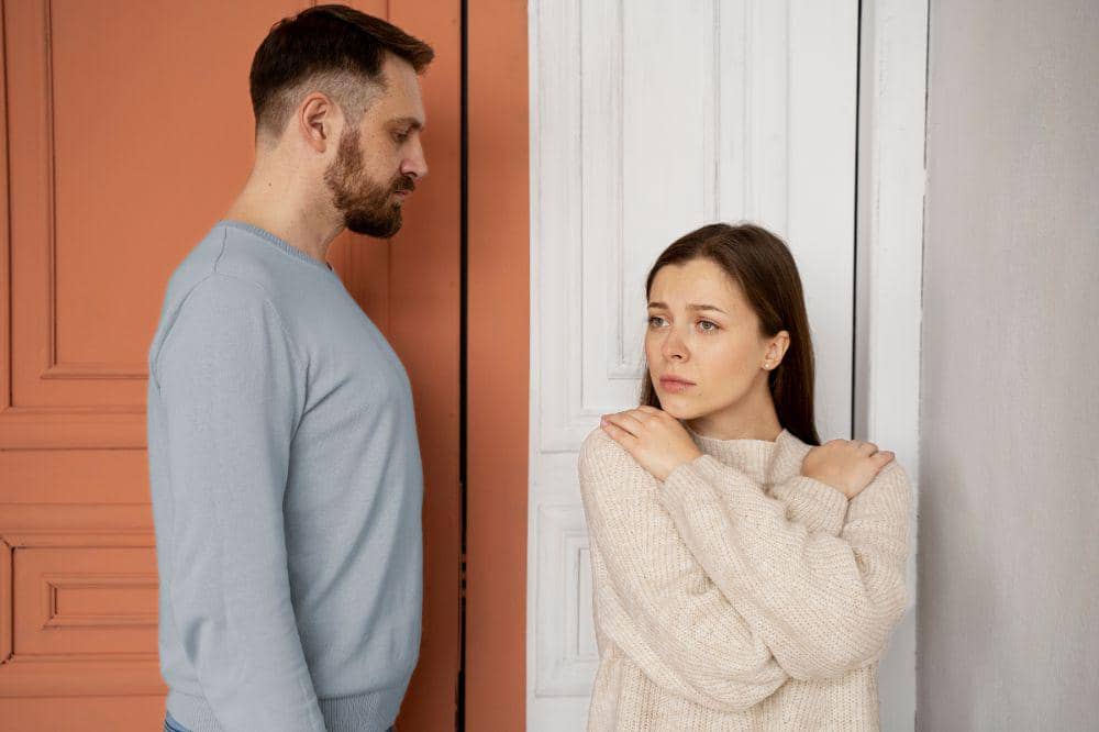 8 Ciri Laki-Laki Manipulatif yang Mempermainkan Hati Perempuan