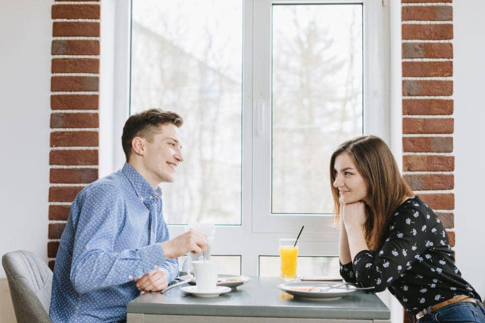8 Ciri Laki-Laki Manipulatif yang Mempermainkan Hati Perempuan