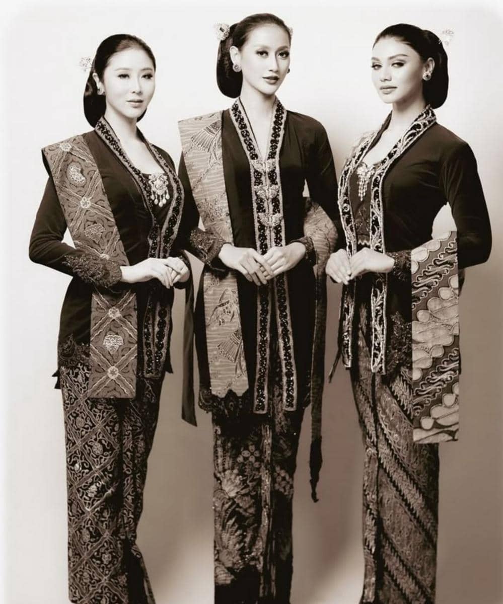 Asal-usul dan jenis kebaya di Indonesia (3)