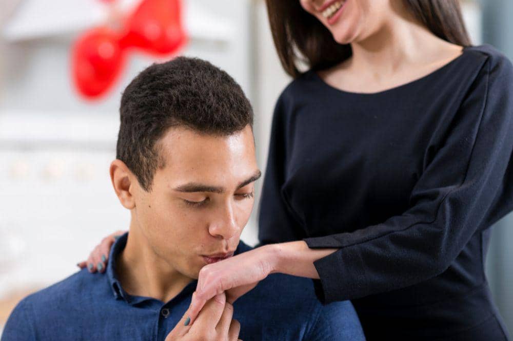 8 Ciri Laki-Laki Manipulatif yang Mempermainkan Hati Perempuan