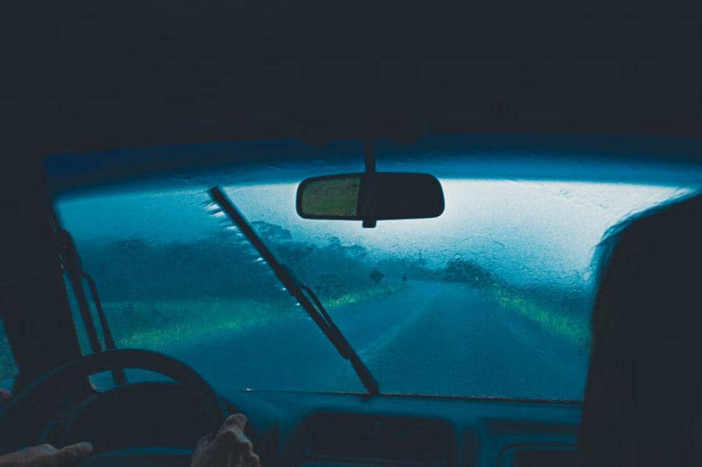 Sampo Bisa Atasi Kaca Mobil saat Hujan, Mitos atau Fakta?