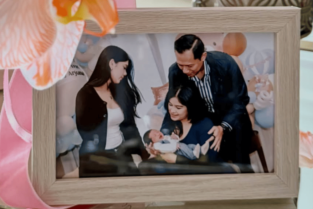 Sempat Dirahasiakan, Ini 7 Foto Wajah Anak Kedua Annisa Pohan dan AHY