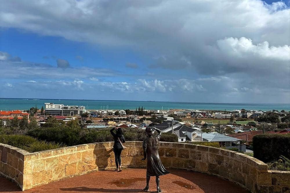 Pemandangan tempat bersejarah HMAS Sydney II Memorial di Geraldton