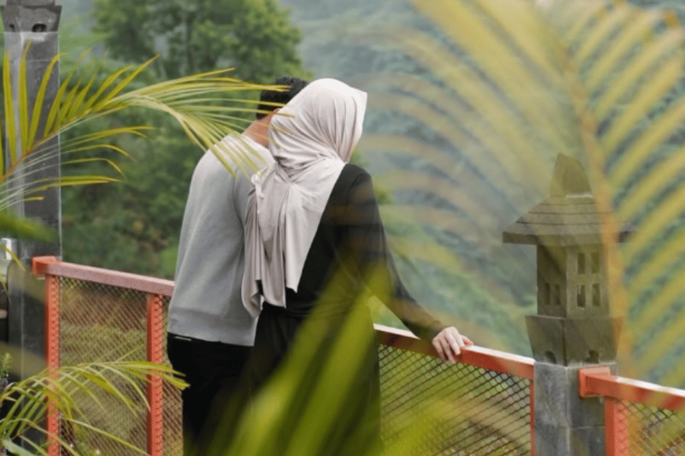 Potret Celine dan Suami 2 
