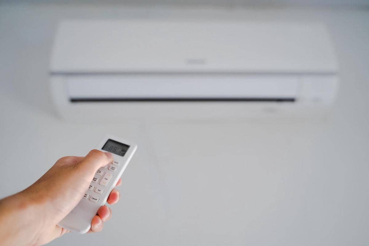 Ledakan AC diduga memicu kebakaran