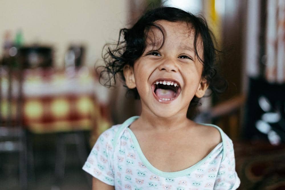 Kebiasaan yang Menyebabkan Karies pada Gigi Anak, Masih Bisa Dicegah!