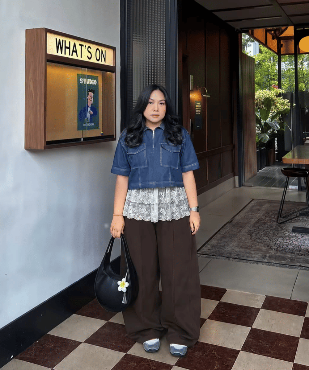 Perpaduan denim on denim yang chic