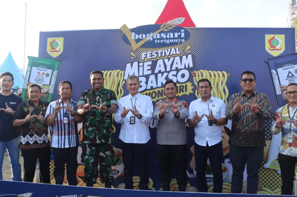 Wonogiri Deklarasi Jadi Ibu Kota Mi Ayam Bakso, Pecahkan Rekor MURI