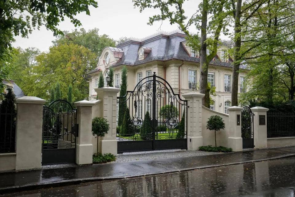 Properti Harry Kane