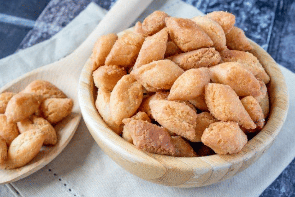 Kue biji ketapang