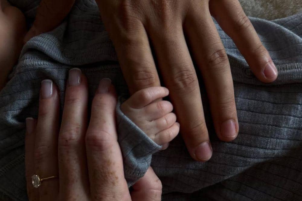 Jay Idzes umumkan kelahiran anak pertama lewat unggahan sederhana