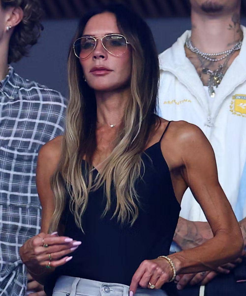 Tren kuku kelopak bunga ala Victoria Beckham yang viral