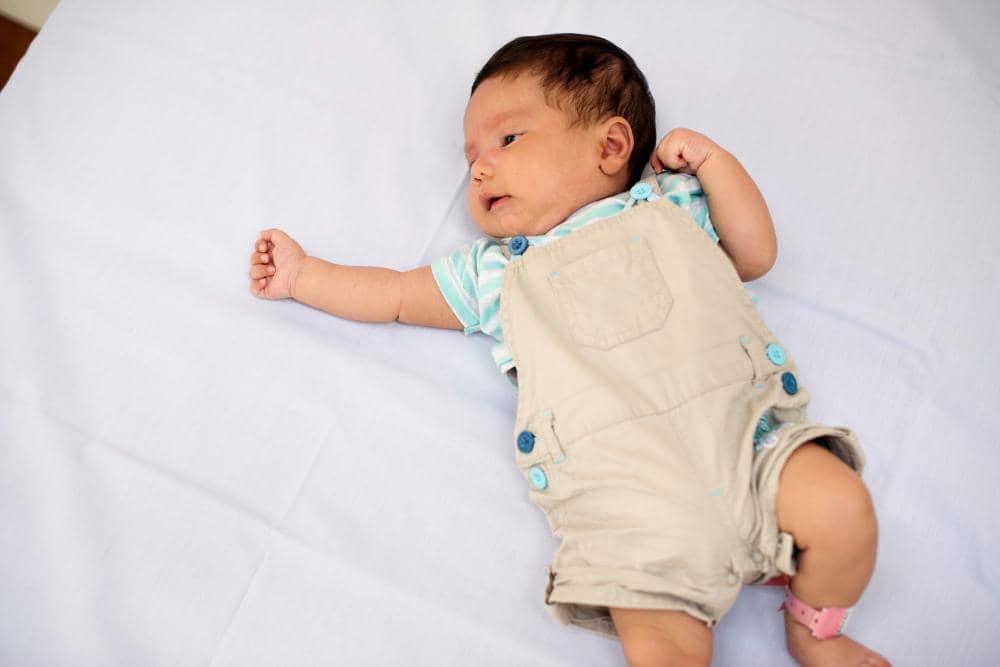 Kondisi pada bayi yang sering dikira berbahaya padahal normal