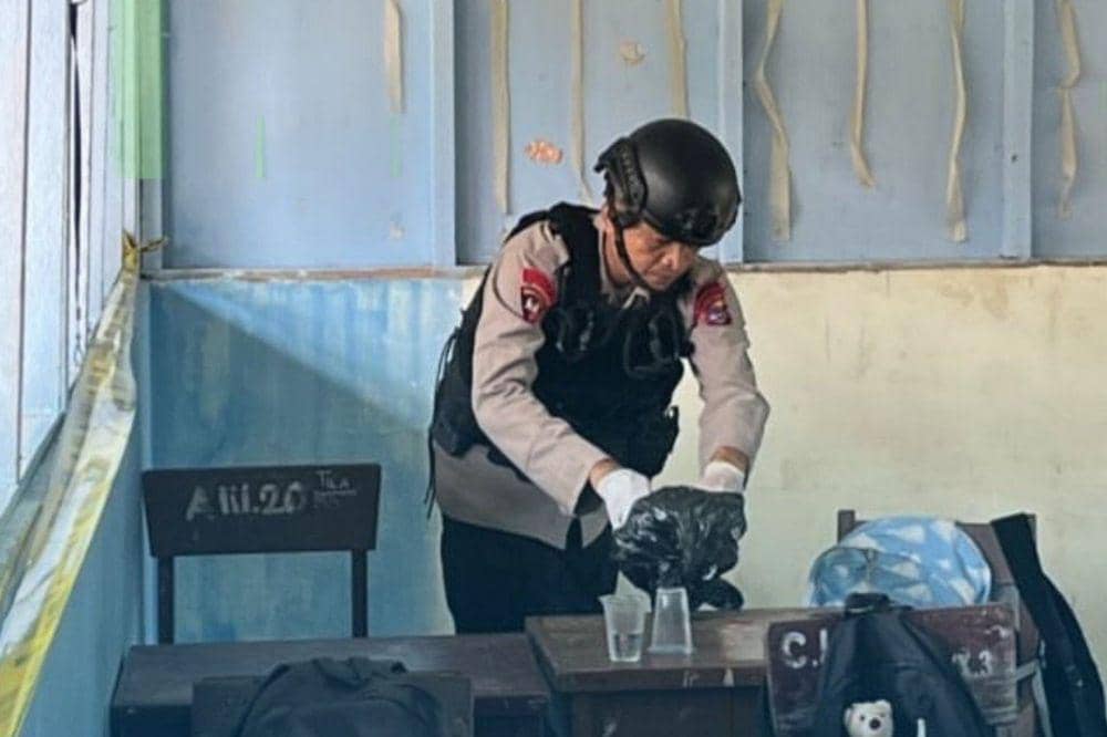 Polisi menemukan tiga bom lain yang belum sempat digunakan