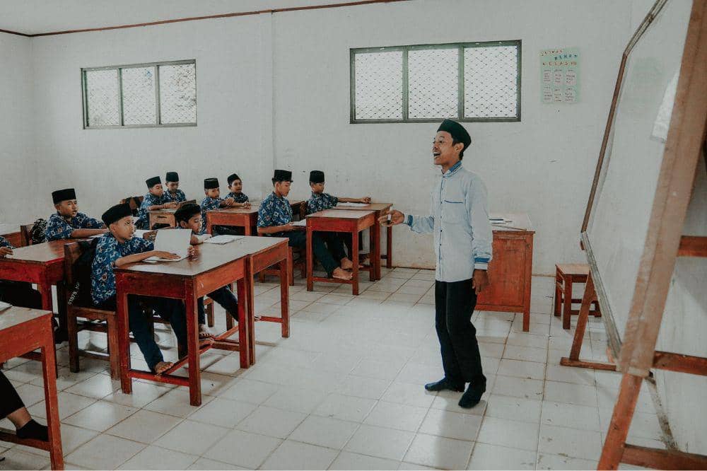 belajar mengajar di sekolah