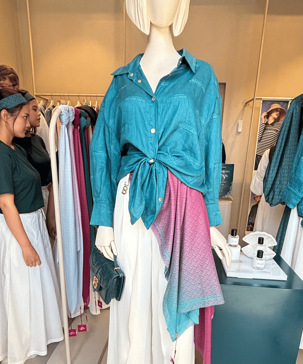 Warna teal jadi tren, inspirasi pakaian yang harus punya (2)