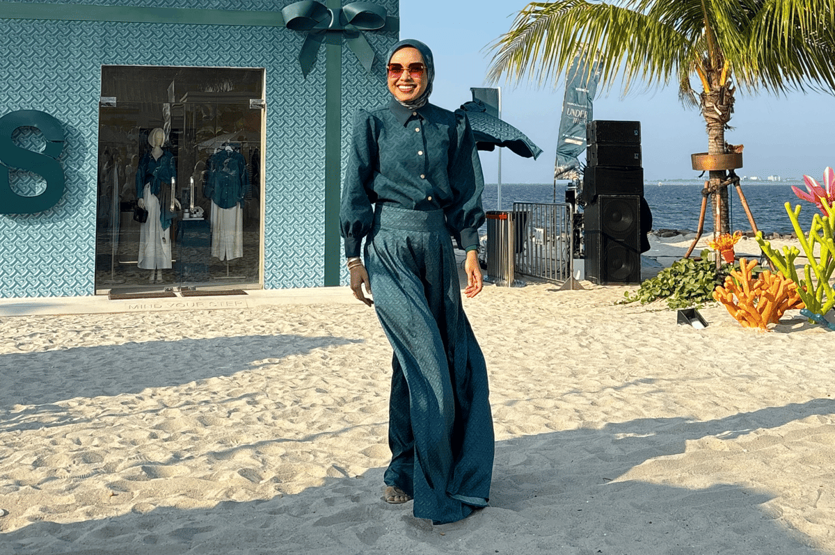 Warna Hijau Teal Jadi Tren, Inspirasi Produk Fashion yang Harus Punya!