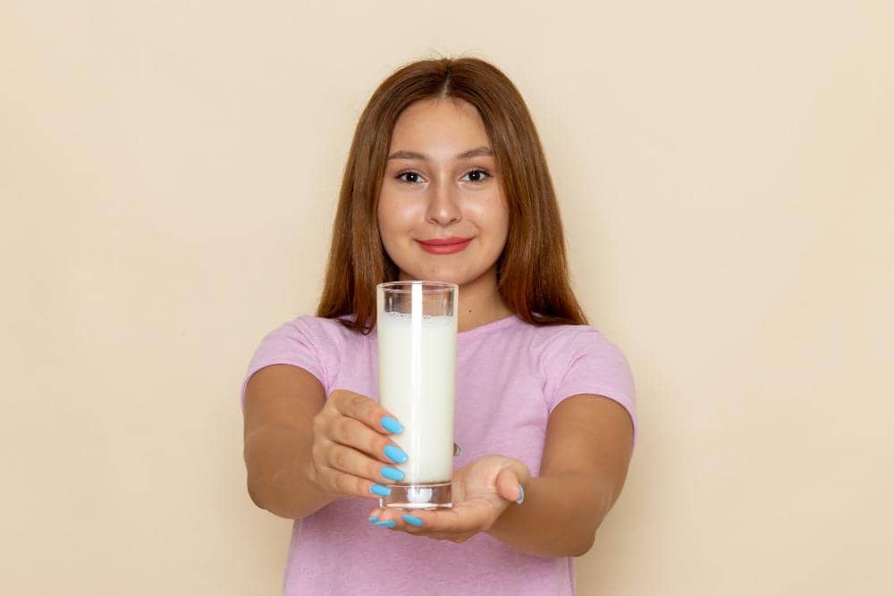 Apakah minum susu bikin kulit bayi putih?