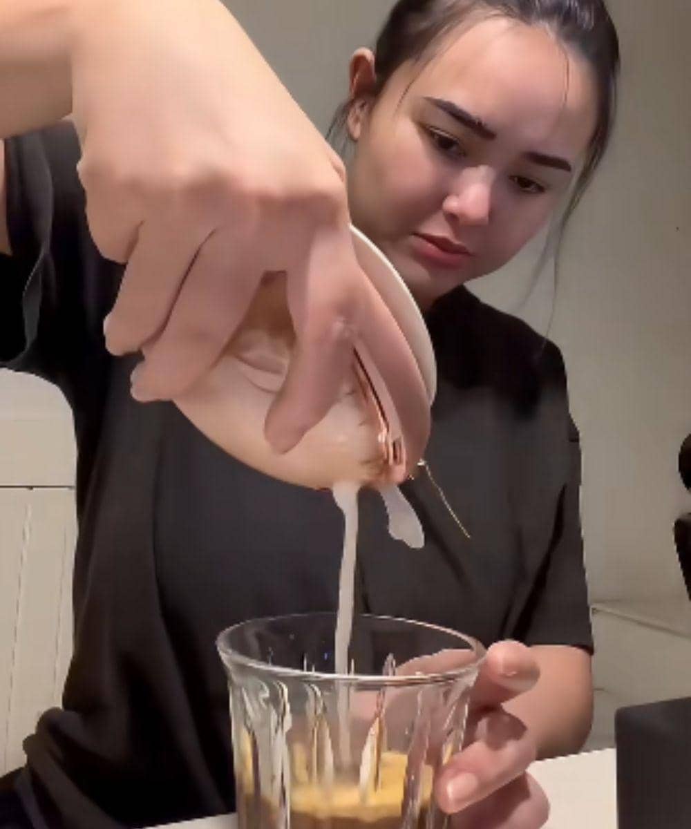 Amanda Manopo membuat kopi dengan campuran ASI untuk Kenny Austin