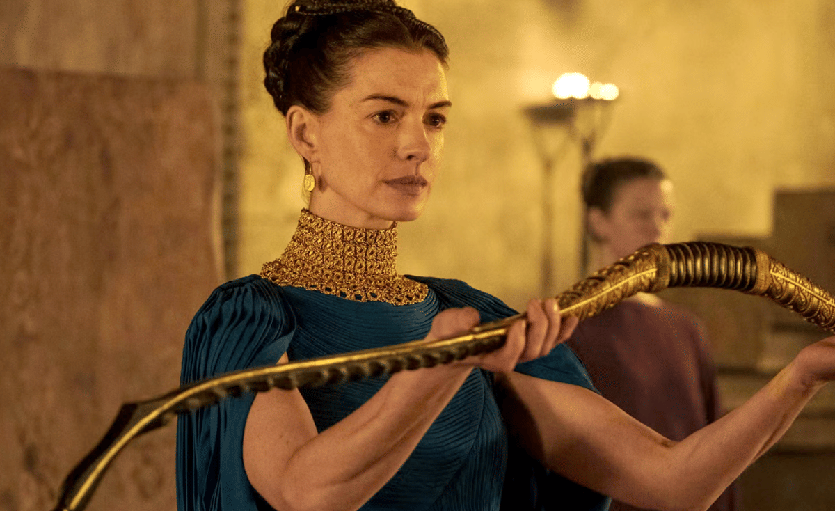 Anne Hathaway terima hingga Rp125,6 miliar