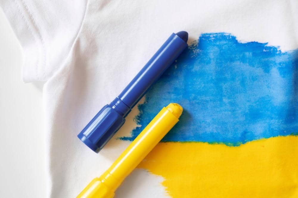 Bisakah Noda Krayon di Baju Sekolah Anak Dihilangkan? Ini Tipsnya!