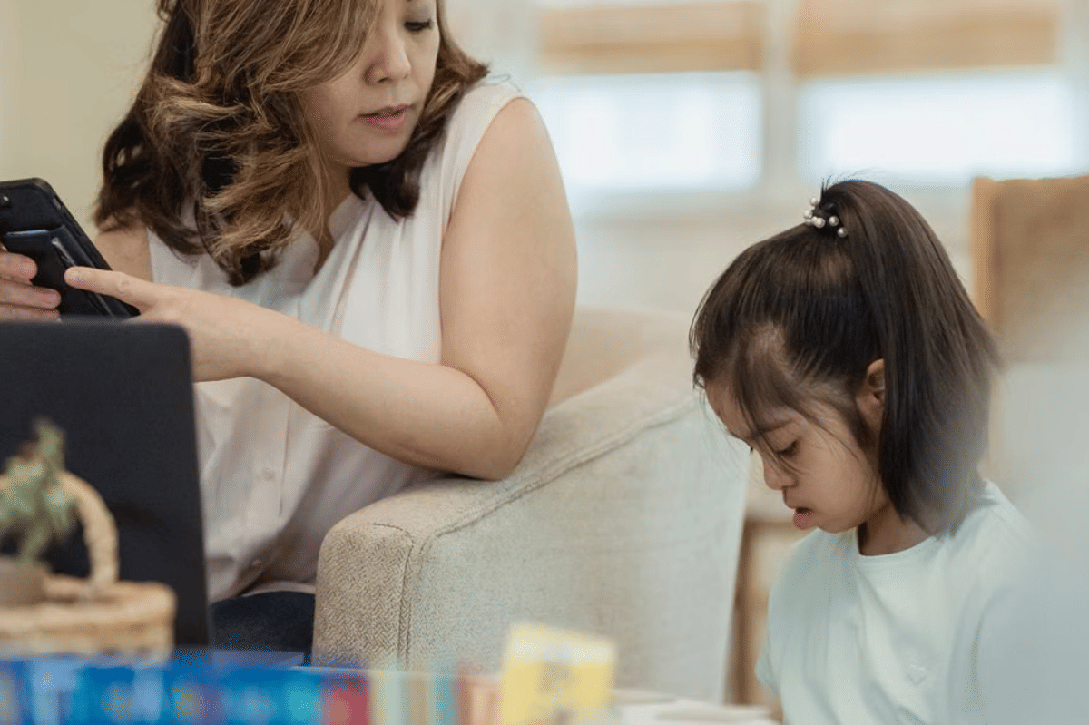 Jangan menyela ketika anak belum selesai bercerita