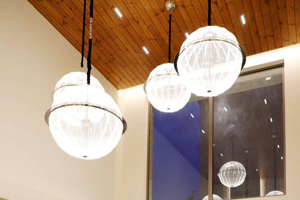 7 Inspirasi Lampu Gantung Ruang Tamu