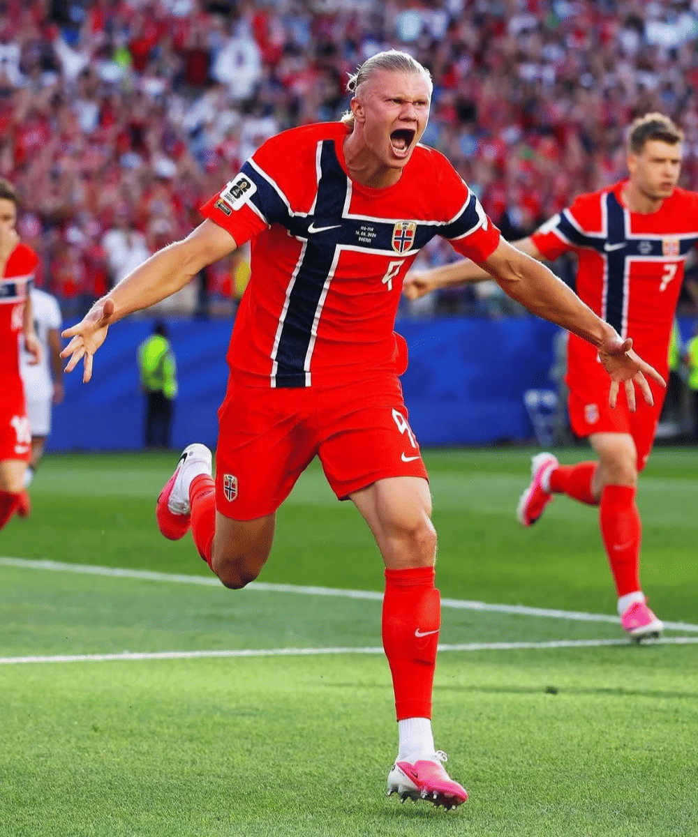 Pesona sang striker dan tren gaya rambut kuncir