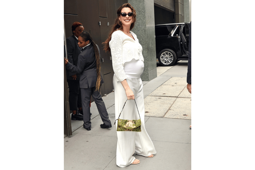 Hamil anak ketiga, Anne Hathaway belum tahu kapan syuting Princess Diaries 3