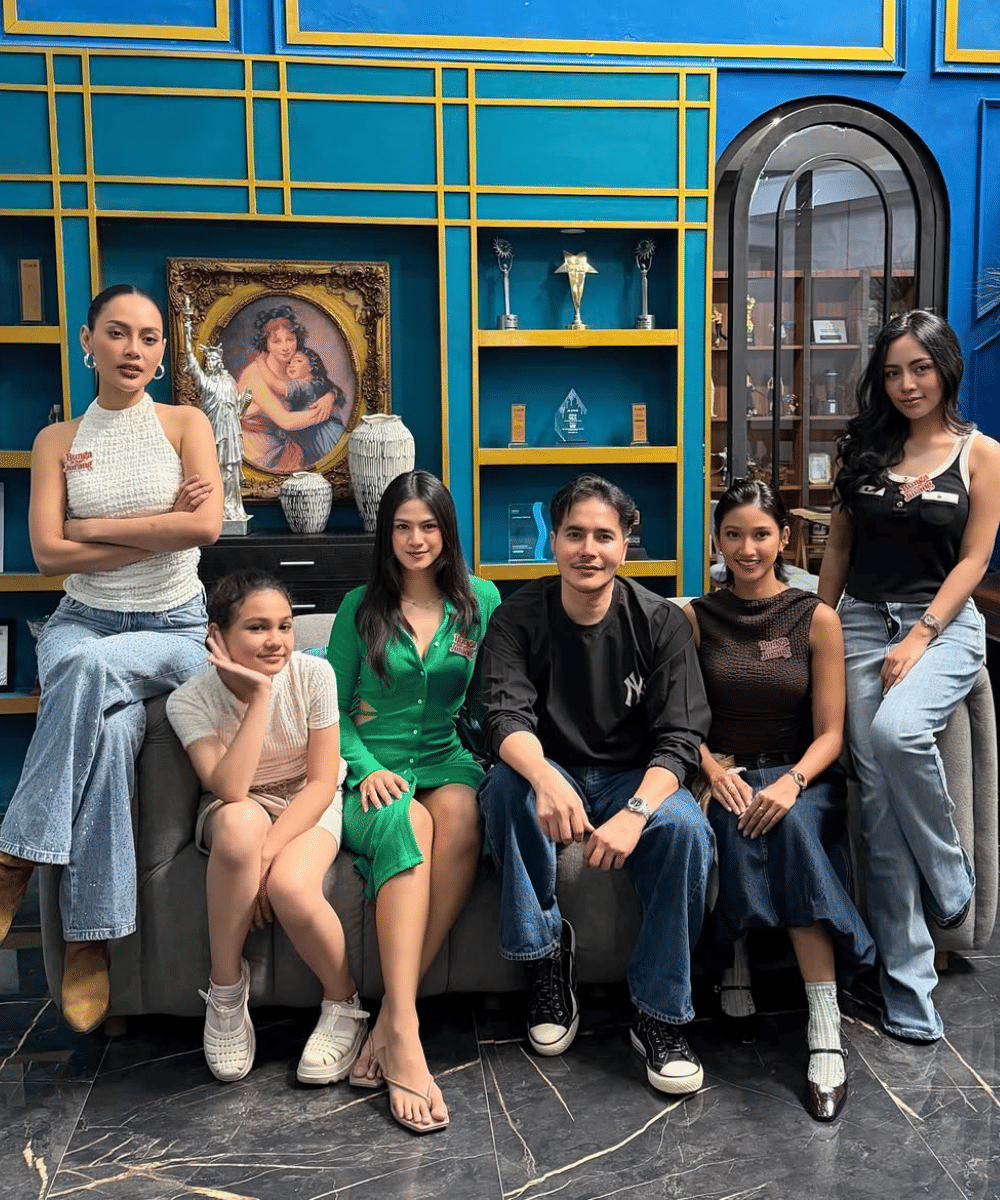 Cast series Bunga di Tepi Jurang