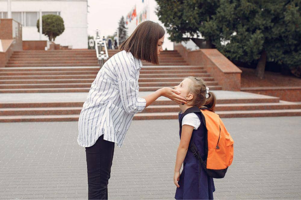 Anak Sulit Berpisah di Sekolah? Ini Kata Dokter soal Kelekatan Aman