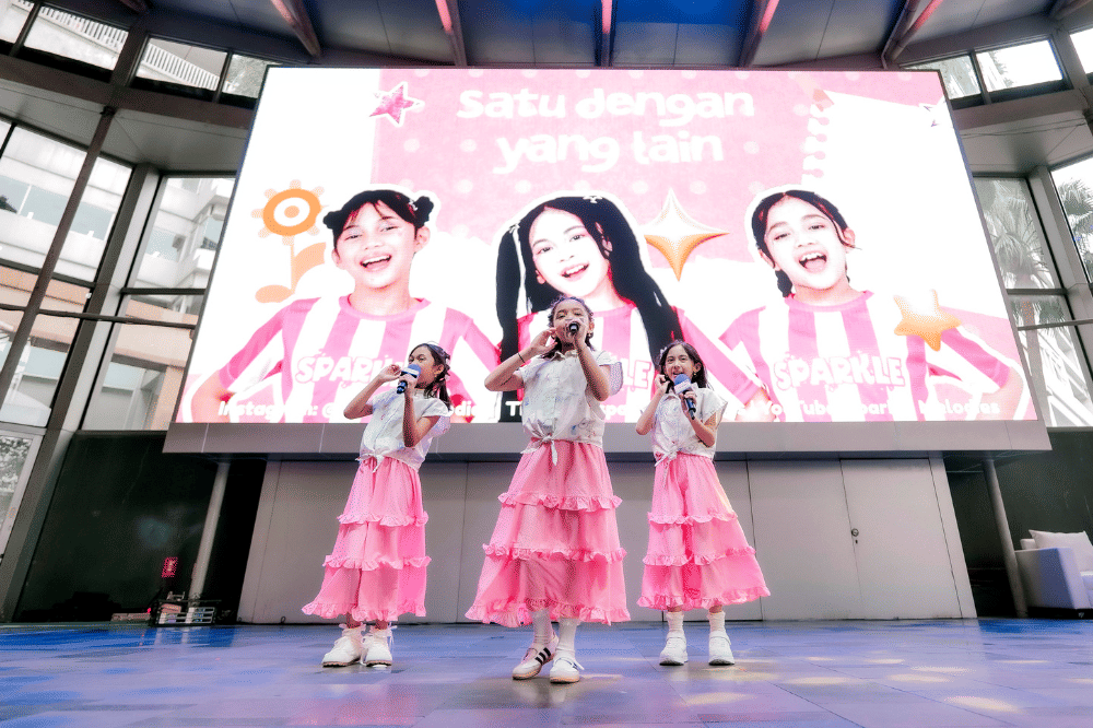 Sparkle bawakan lagu 'Sampai Kita Besar Nanti' di panggung Pesta Anak Bahagia 2026