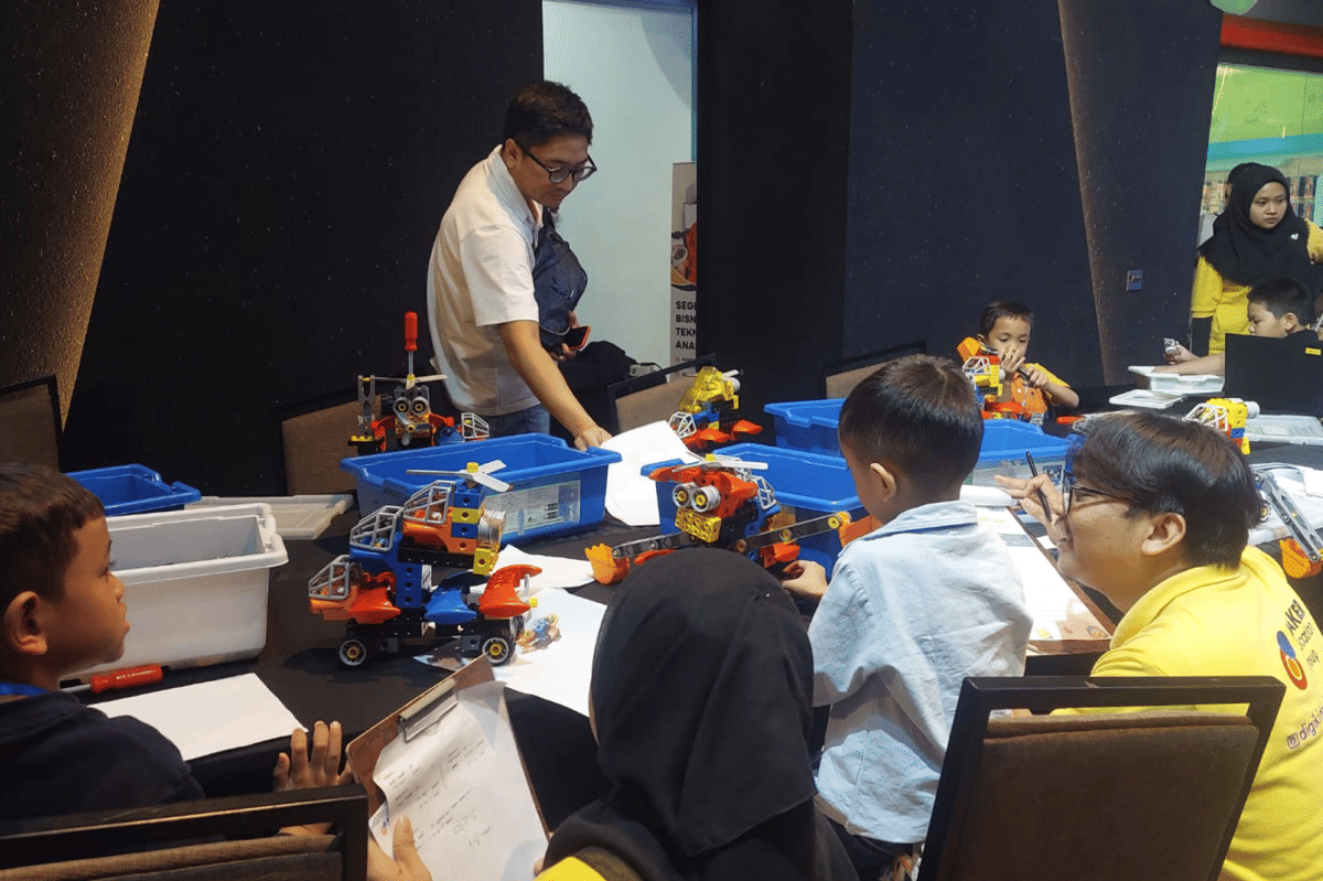 Kecepatan dan ketepatan merupakan aspek utama dalam penilaian