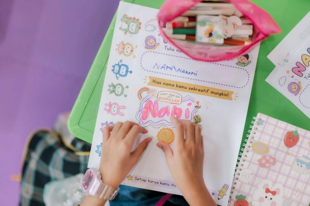 Manfaat kegiatan kreatif anak melatih kemampuan literasi di Pesta Anak Bahagia 2026 by Popmama.com
