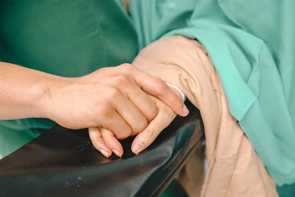 Fiki Naki Dikaruniai Anak Pertama, Resmi Jadi Papa di Usia 26 Tahun (3).jpg